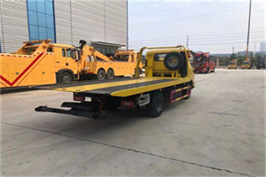 中仓非事故拖车