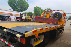 中仓附近拖车电话号码服务